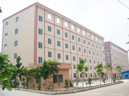 潁泉循環(huán)工業(yè)園廠房外墻涂裝